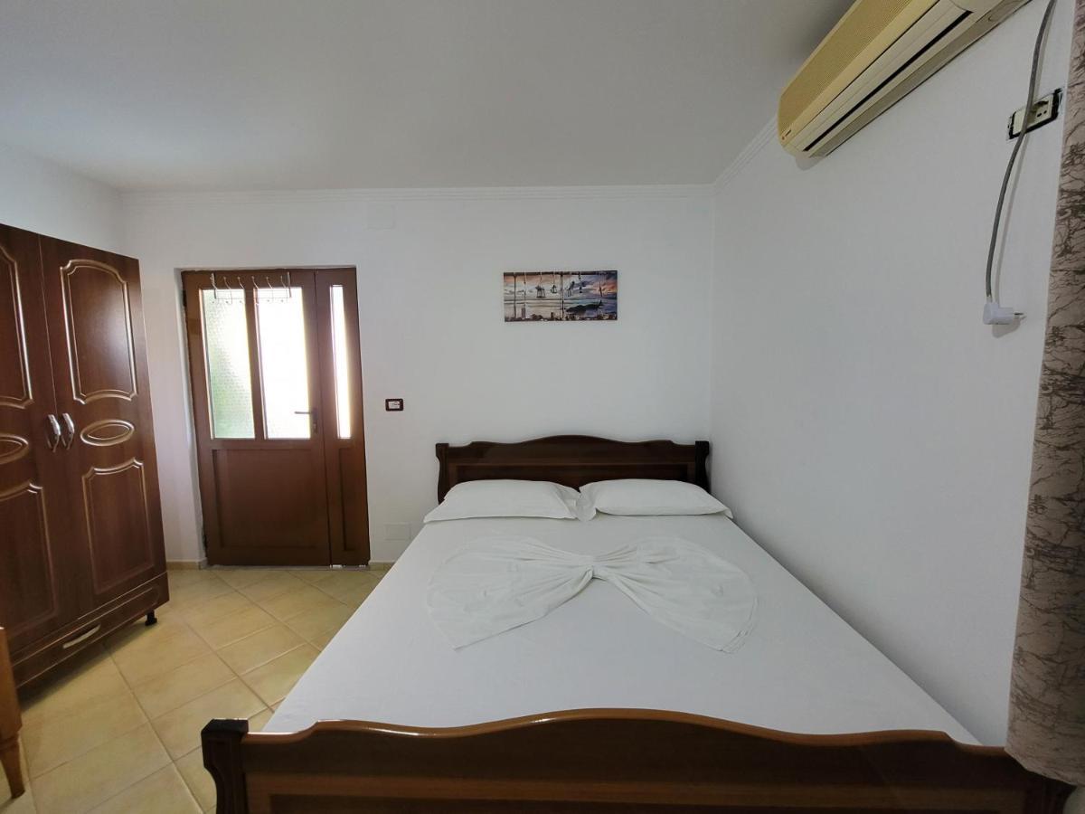 Petrefi Apartments Ksamil Exterior foto