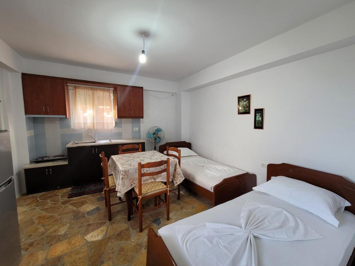 Petrefi Apartments Ksamil Exterior foto