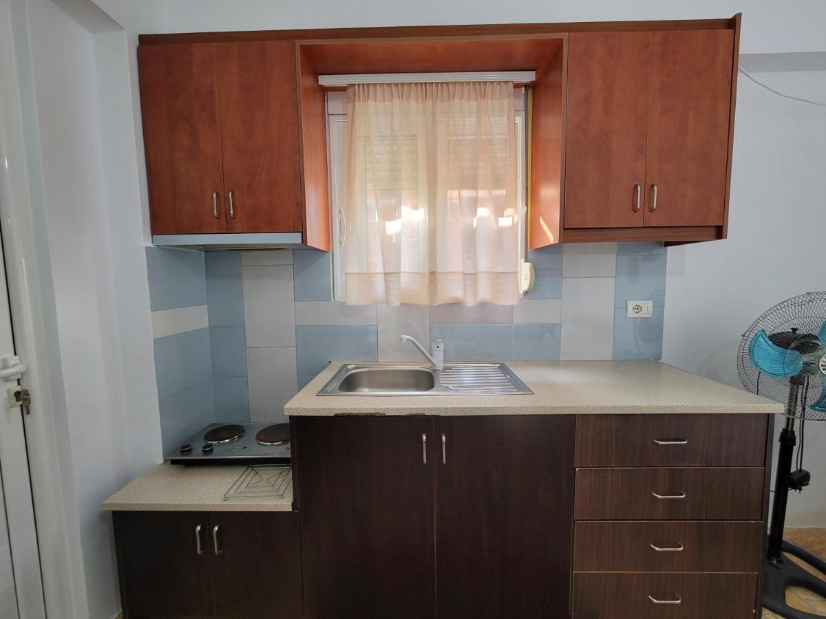 Petrefi Apartments Ksamil Exterior foto