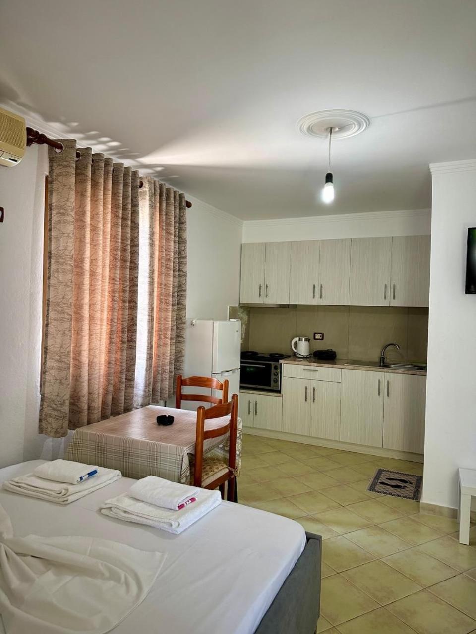 Petrefi Apartments Ksamil Exterior foto