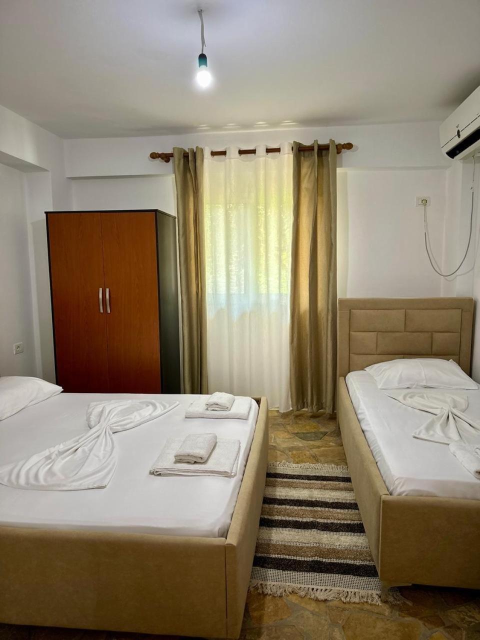 Petrefi Apartments Ksamil Exterior foto
