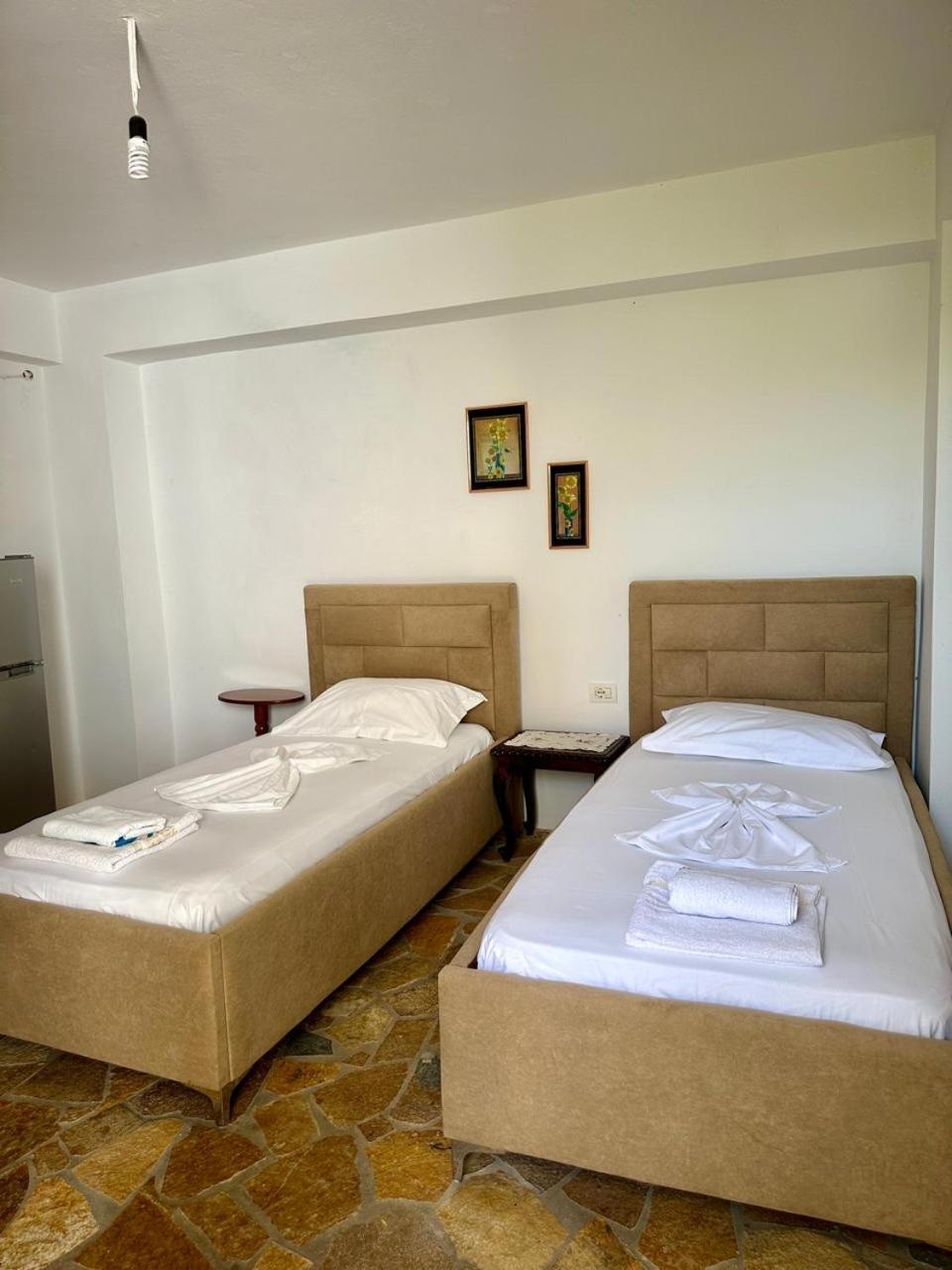 Petrefi Apartments Ksamil Exterior foto