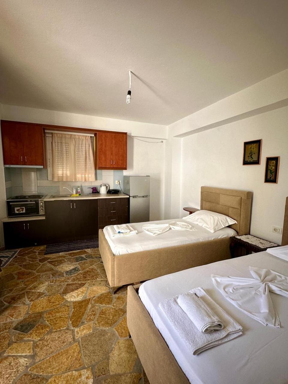 Petrefi Apartments Ksamil Exterior foto